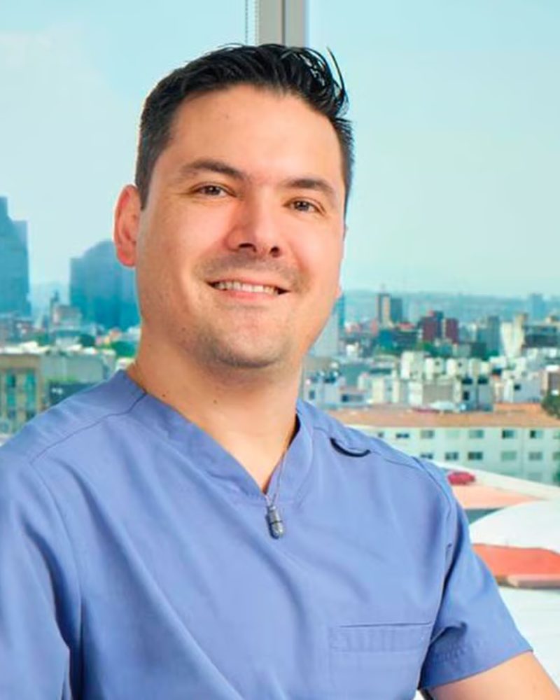 Dr. Fernando Desales